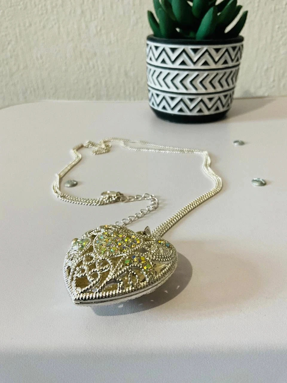 Very Good Lovely Heart Vintage Necklace