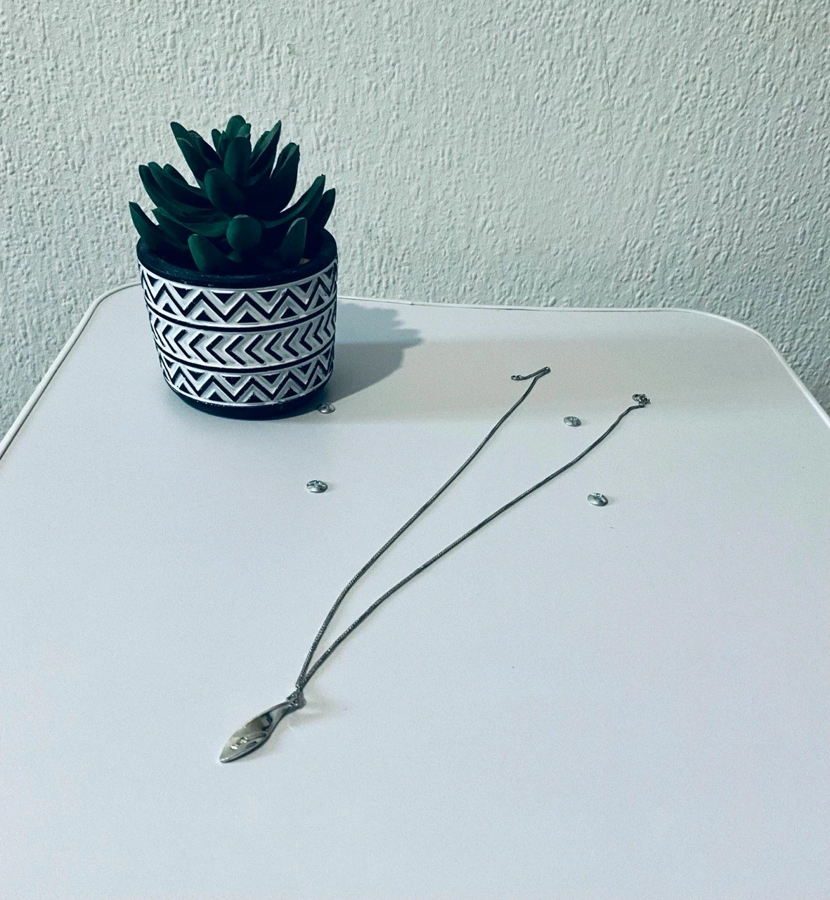 Very Good Women's Silver Necklace