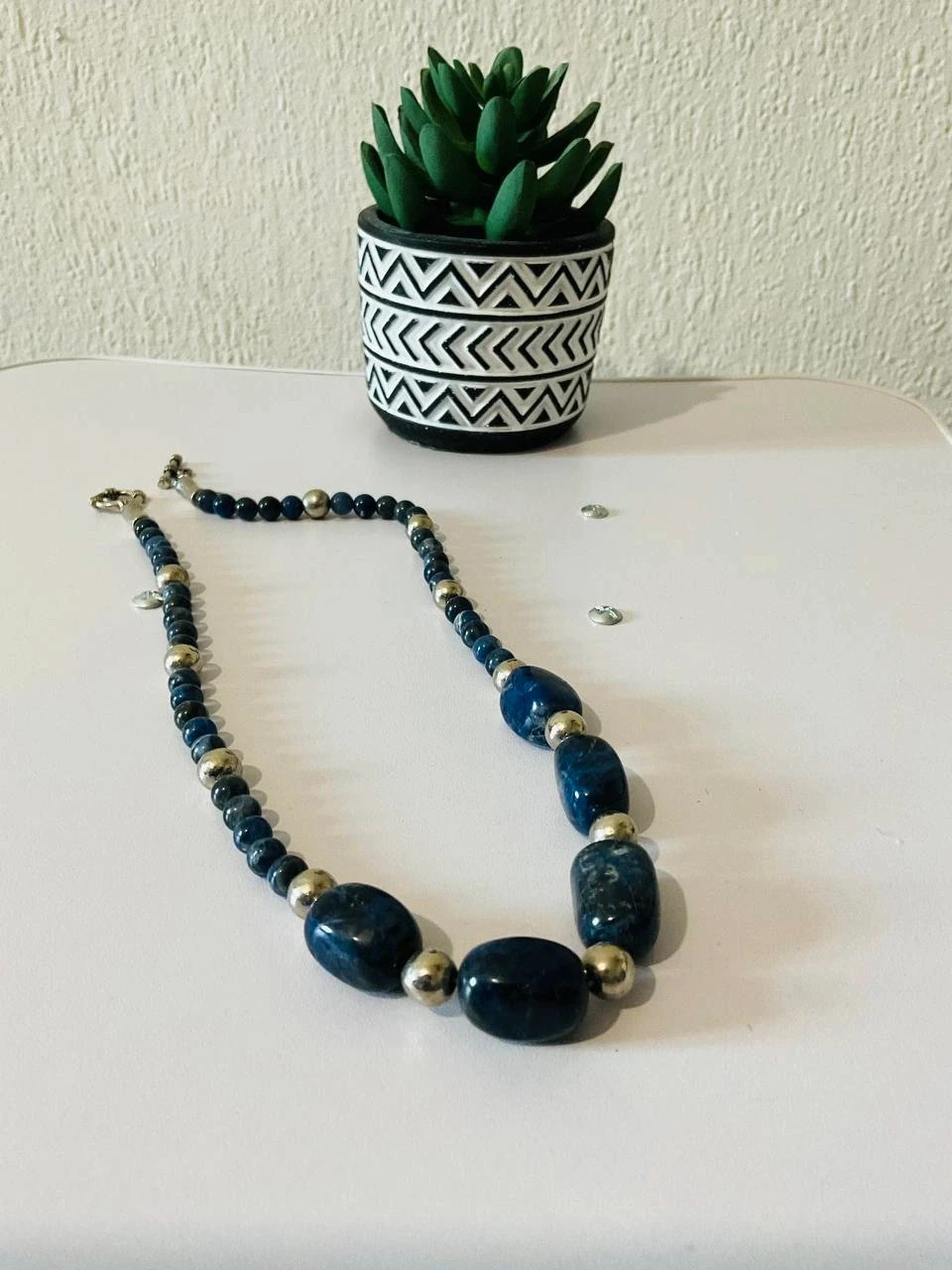 Very Good Vintage Black Stones Necklace