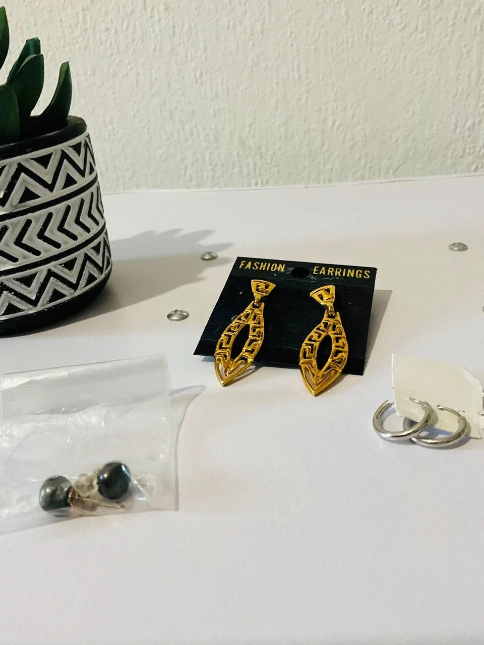 Very Good Women's Vintage 3pc Gold Silver Earrings