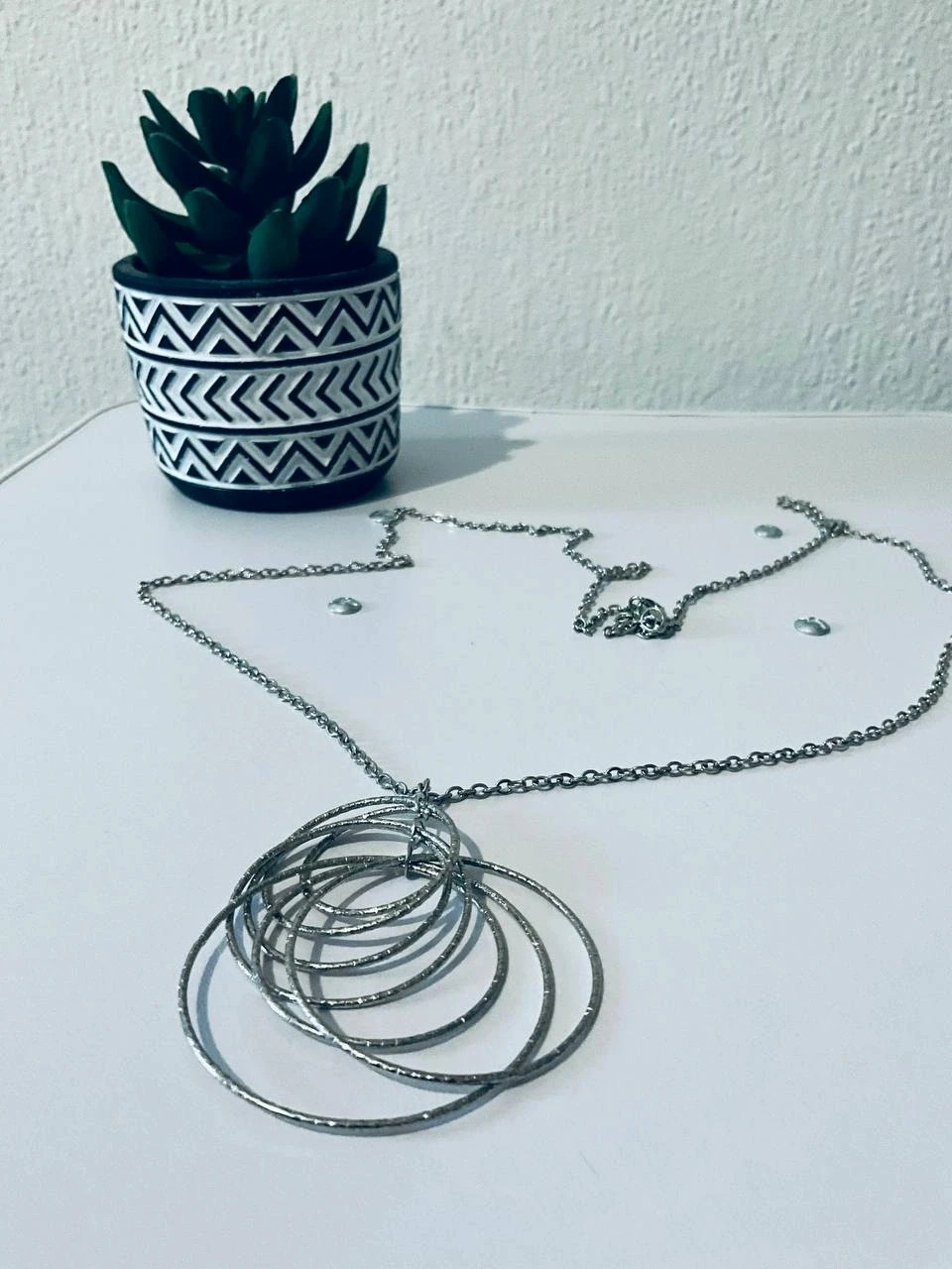 Very Vintage Women's Long Round Vintage Necklace Silver