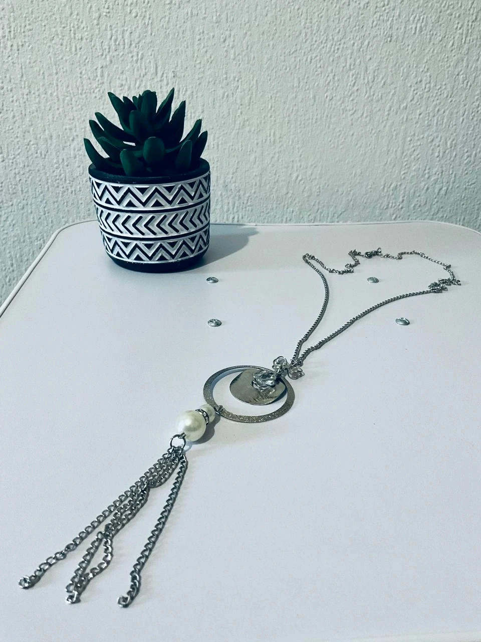 Very Good Women's Vintage Hanging Silver Pearl