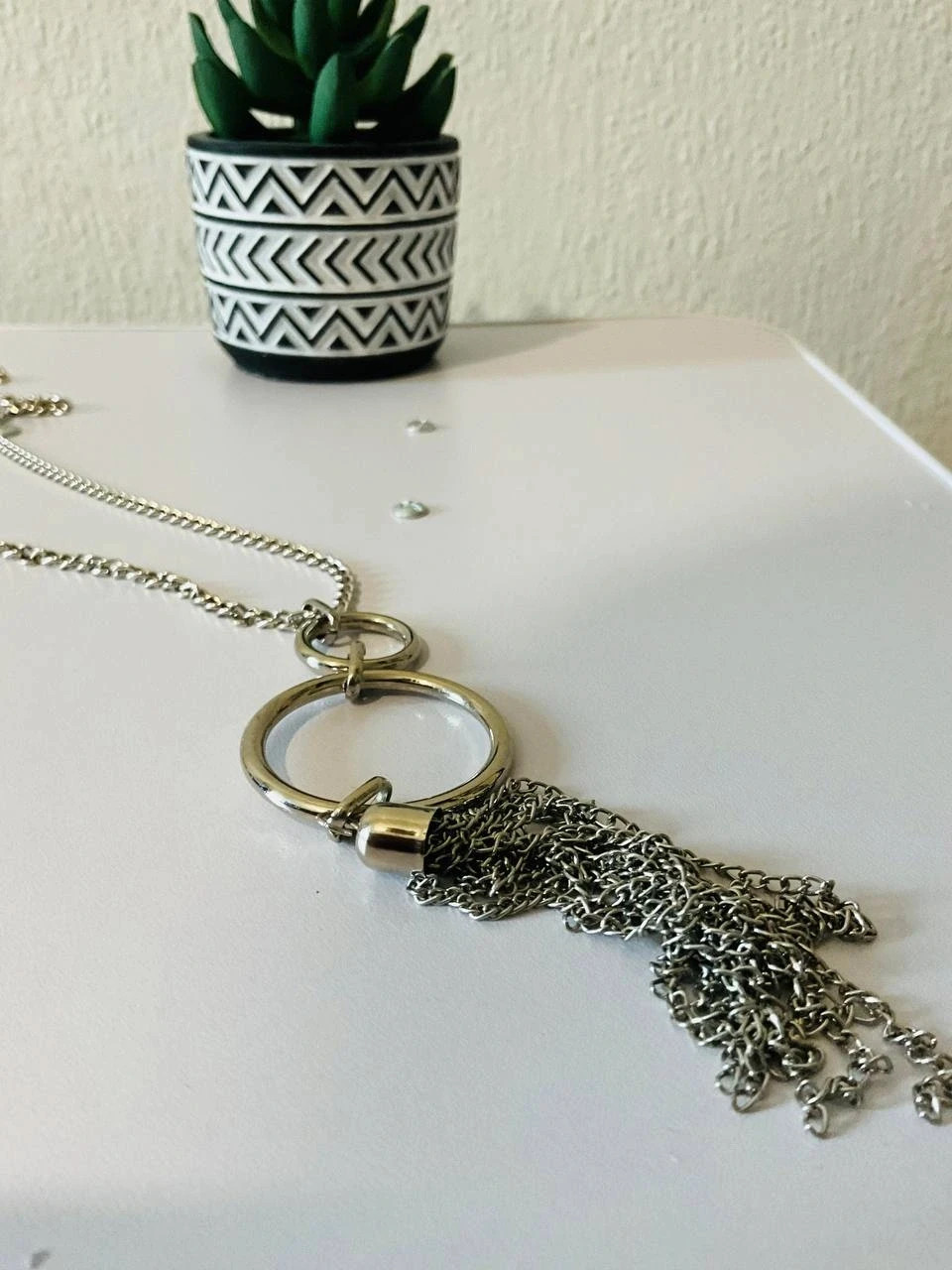 Very Good Vintage Women's Jewelery Silver Necklace