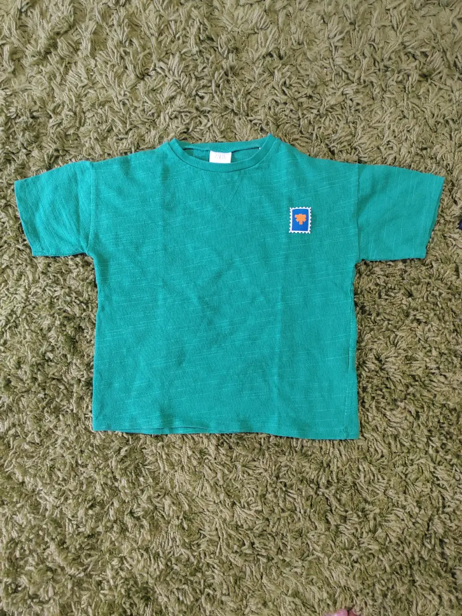 Zara Kids Short Sleeve T-Shirt Size: 5-6 Years / 116cm
