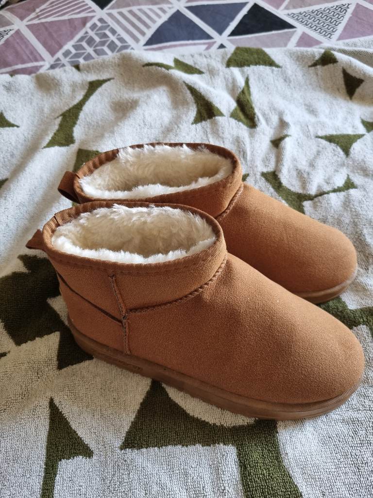 Ladies boots tan