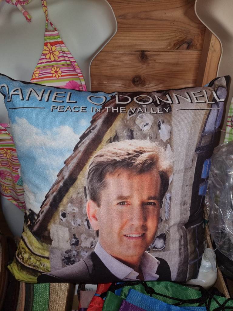 Daniel odonnell cushions