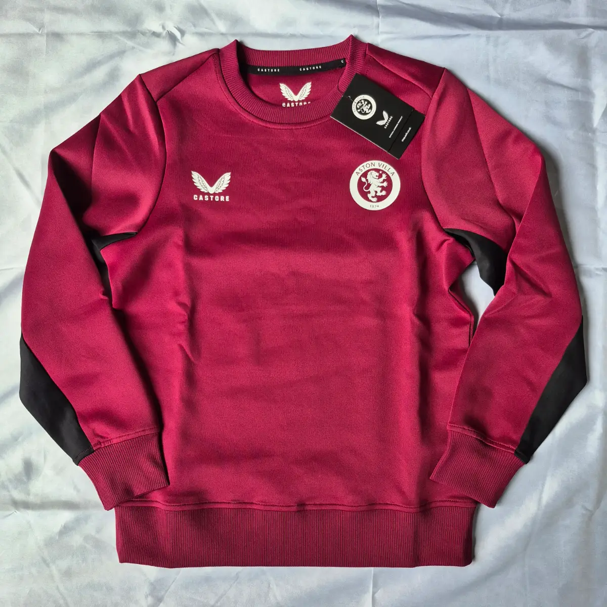 Aston Villa Castore Players Sweatshirt Junior Size Medium Brand new with tags