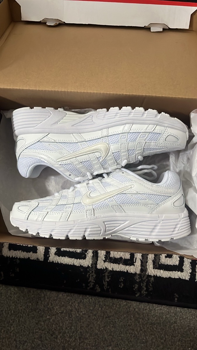 White Nike P6000