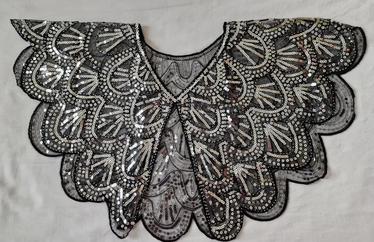 Five line sequin cape black silver