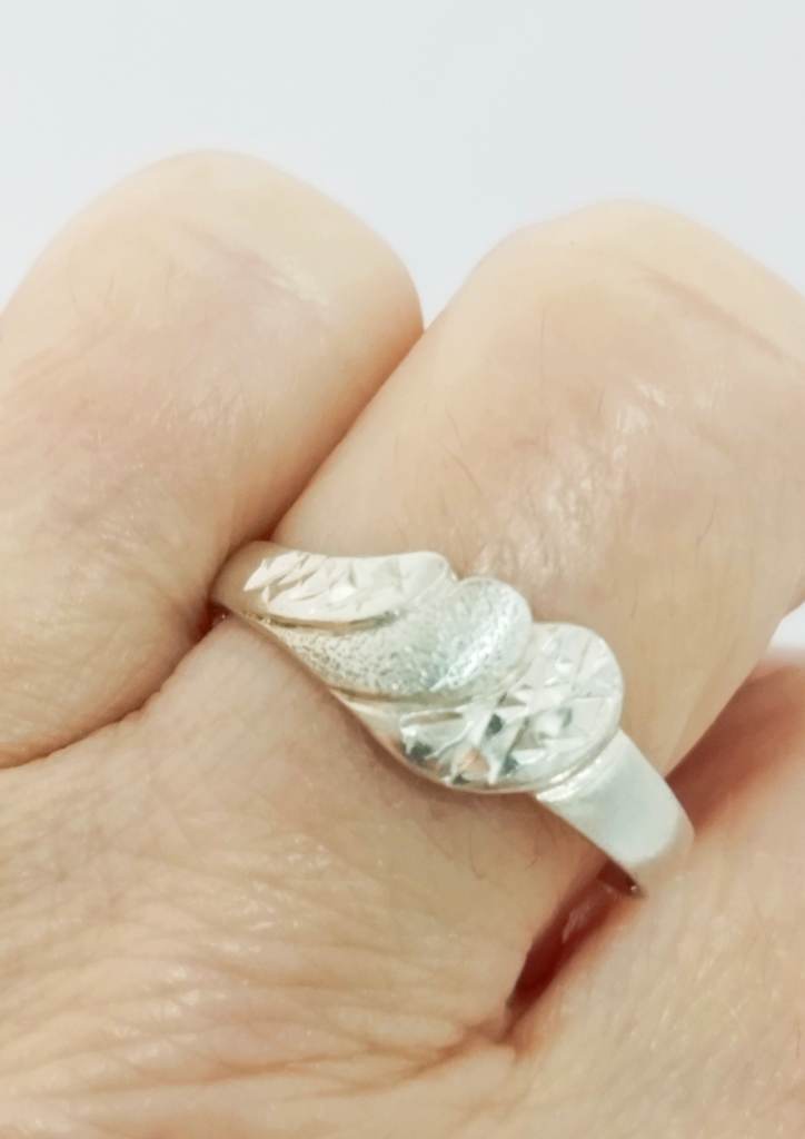 Silver 925 hallmarked textured waves ring size S