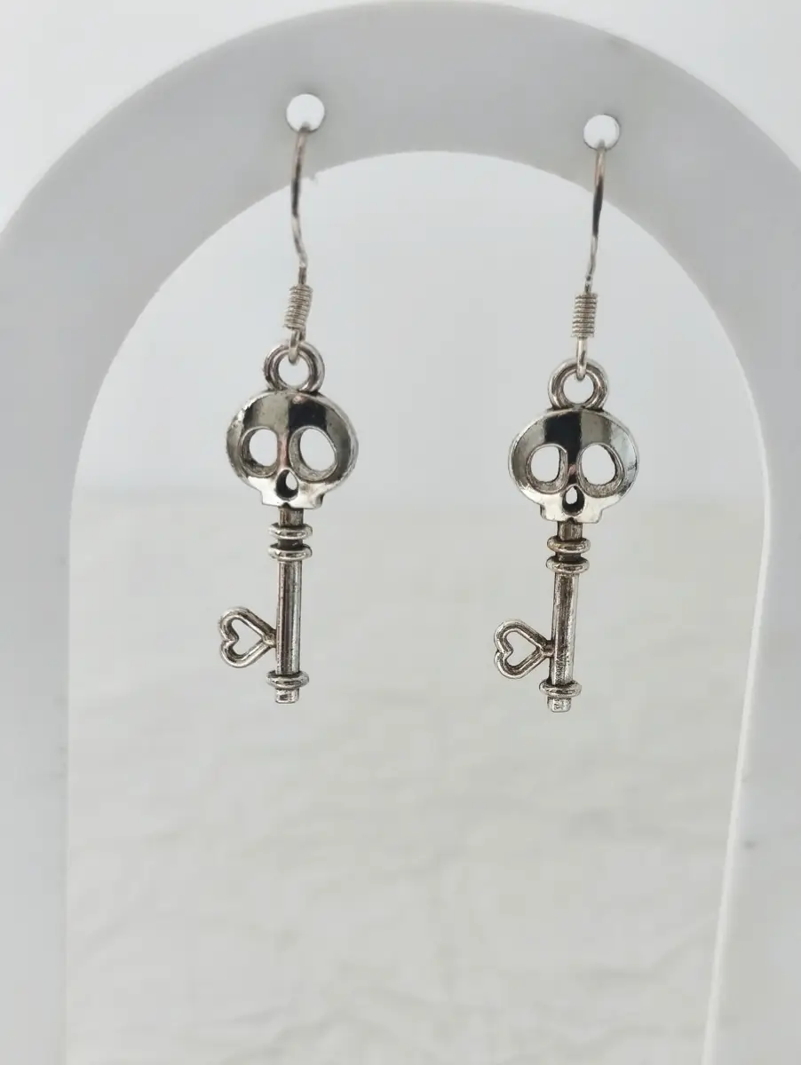Silver 925 earhooks Skull Key drop earrings