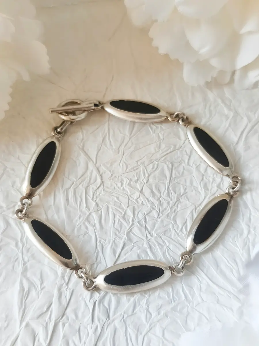 Vintage silver 925 black onyx inlaid links bracelet with toggle clasp