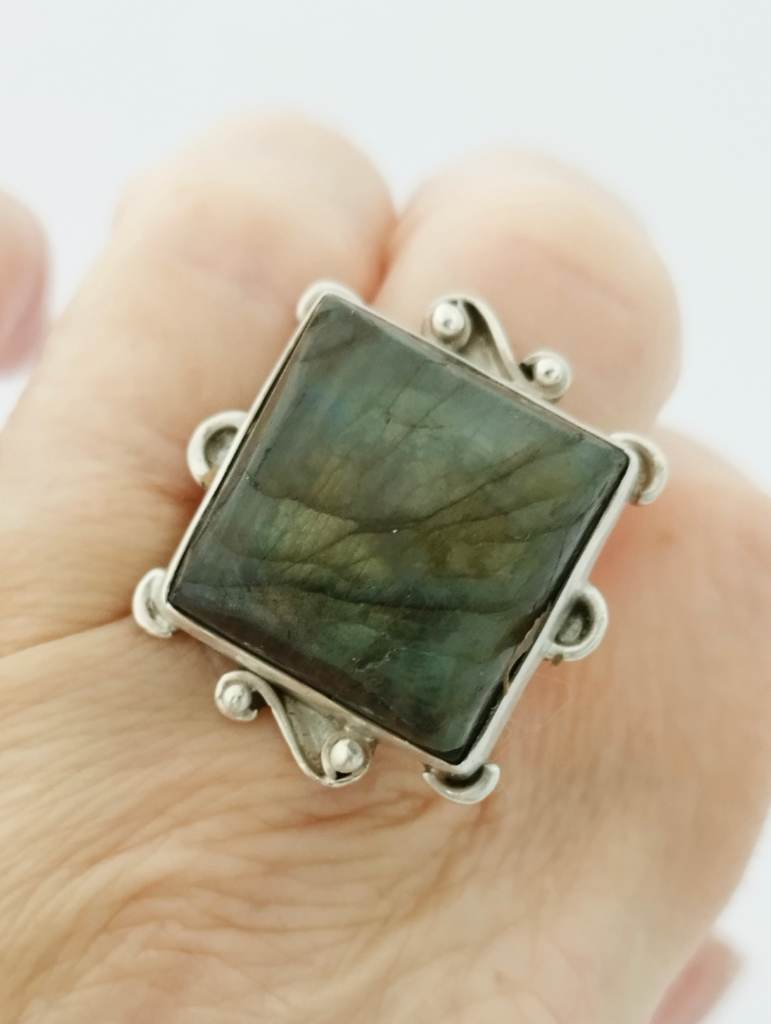 Large silver hallmarked 925 Labradorite gem ring size K