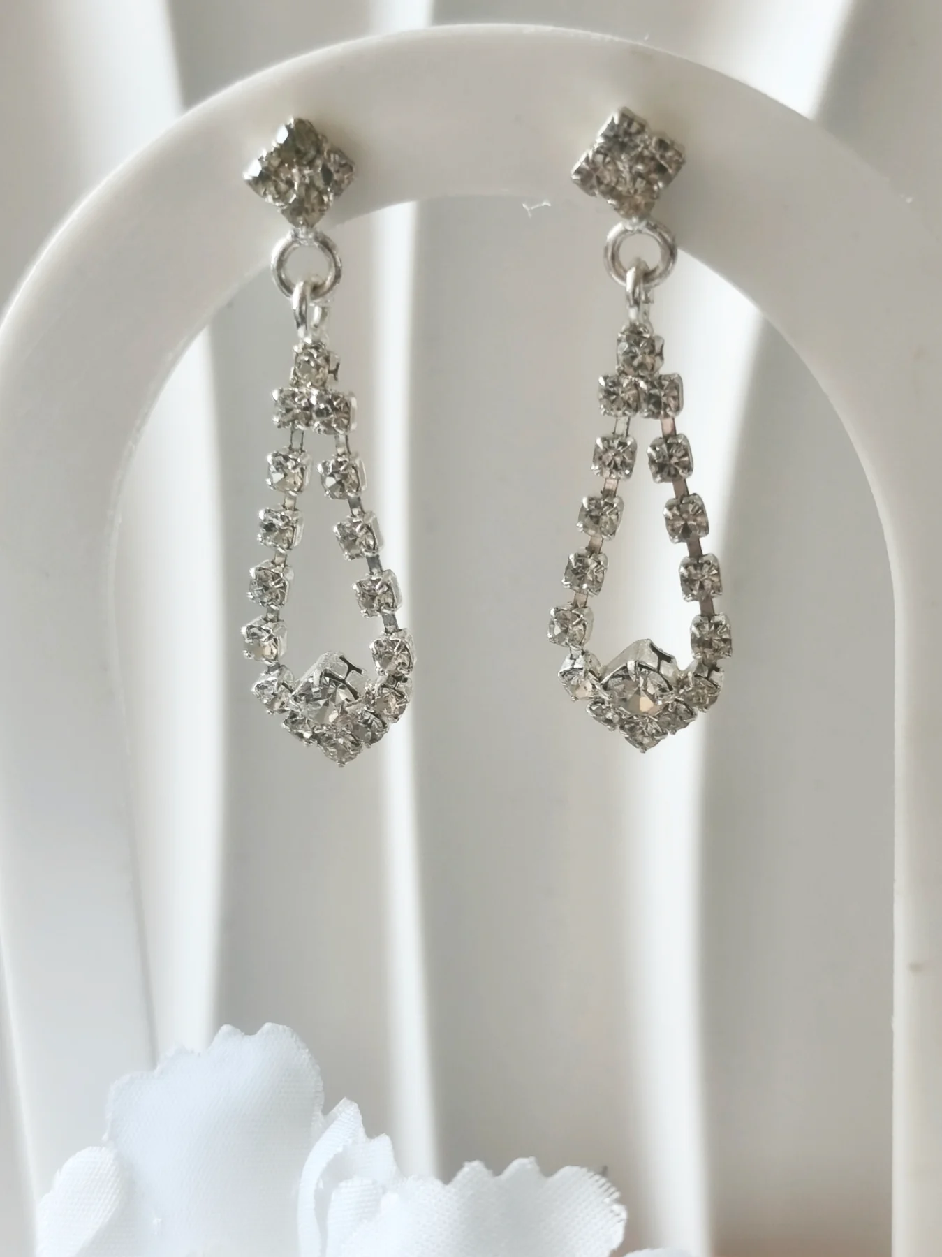 Elegant silver-tone crystal rhinestone teardrop dangle earrings