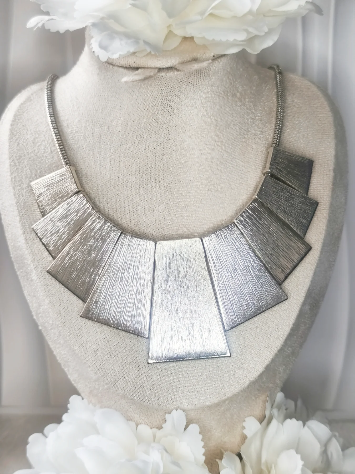 Silver tone Cleopatra art deco fan necklace