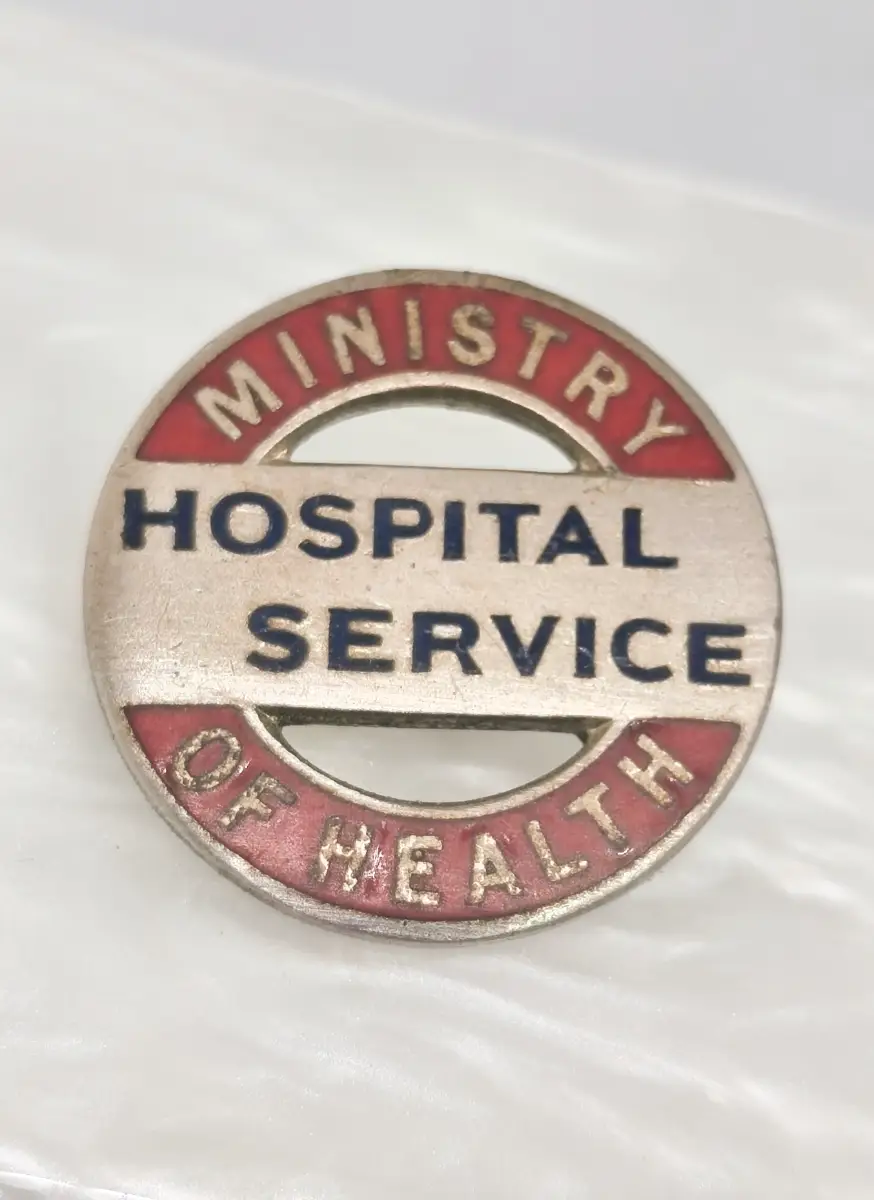 WW2 Ministry of Health workers badge brooch