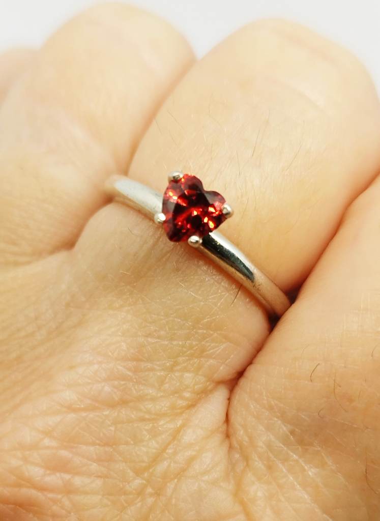 Virtue Silver Hallmarked 925 red heart gem ring size K1/2