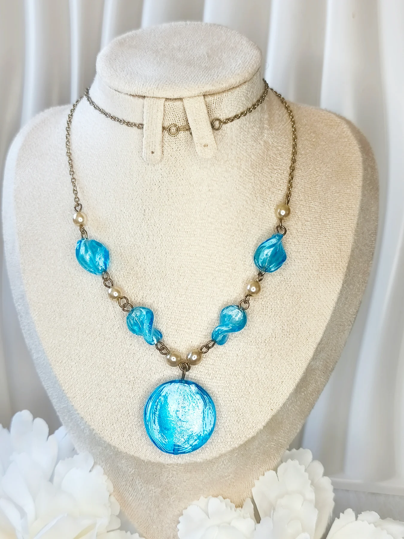 Stunning blue glass bead & faux pearl necklace