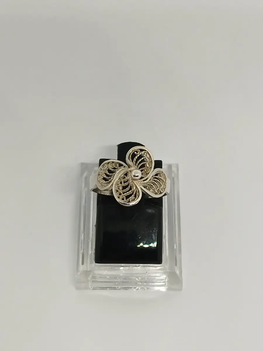 Real silver filigree clover flower ring size L