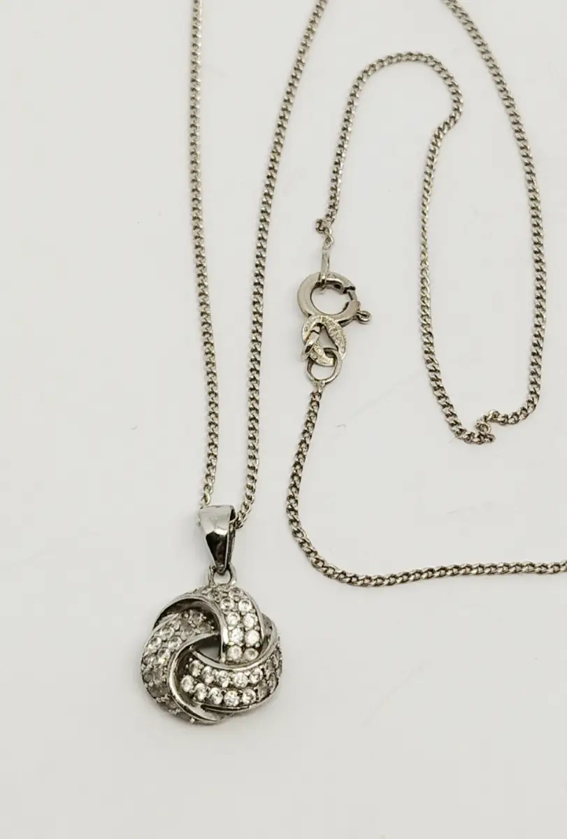 Silver Hallmarked 925 friendship / love knot pendant necklace