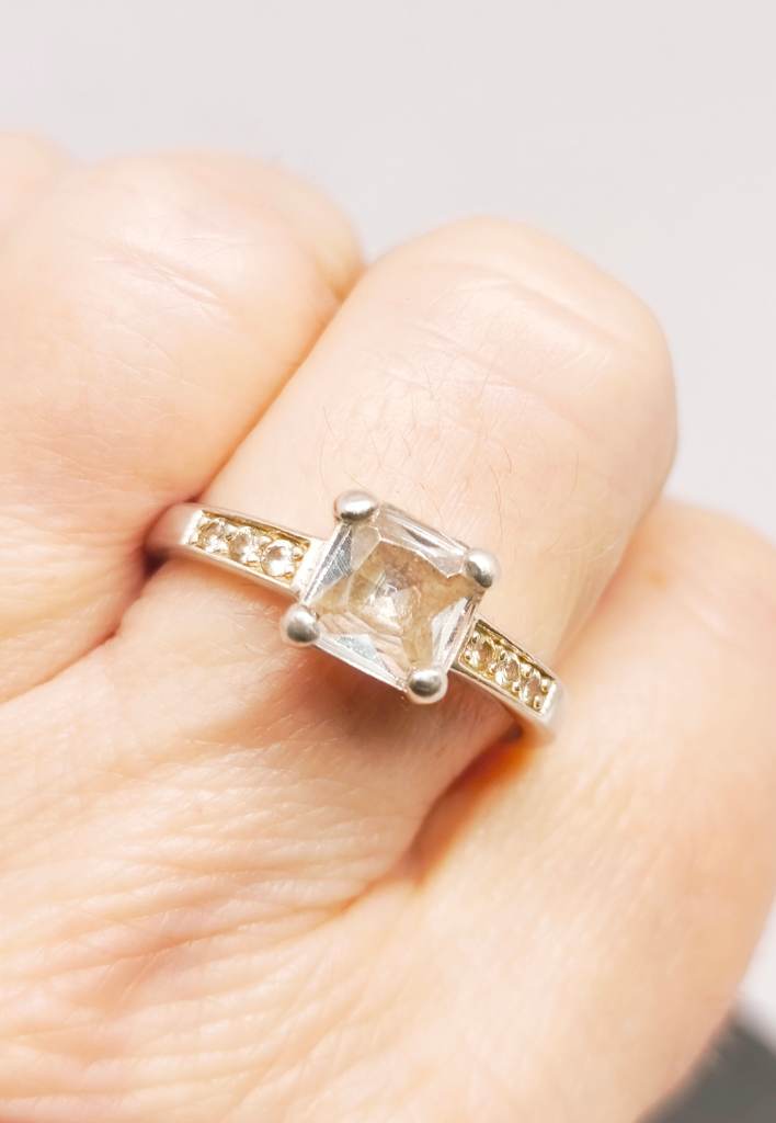 Silver hallmarked 925 Square CZ gem set ring size R