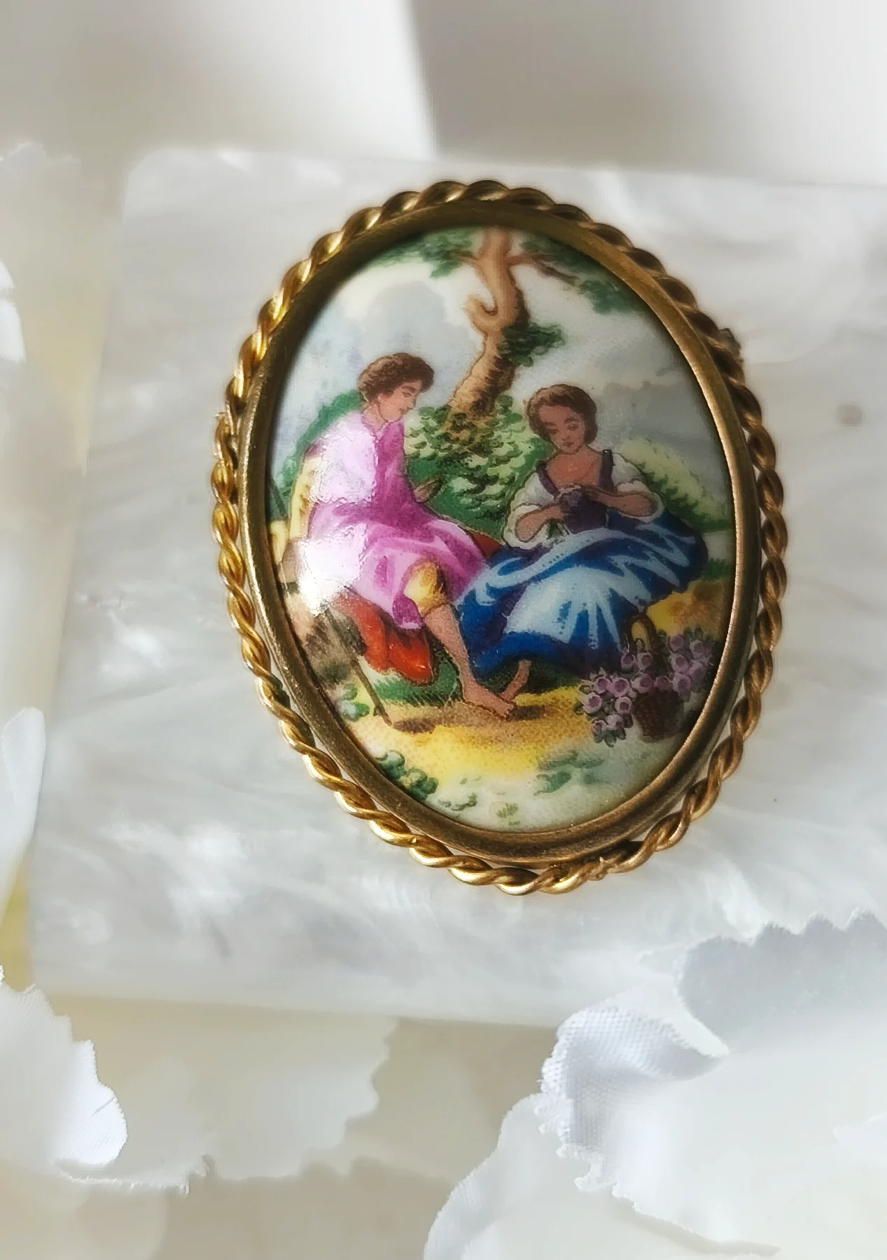 Vintage Limoges French Porcelain & gold tone brooch with romantic pastoral scene