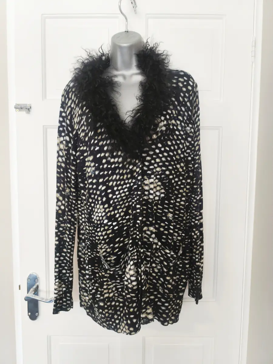 Animal print Cardigan from Oui with detachable faux fur collar size (small) 18