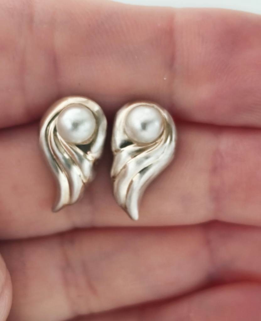 Silver 925 wings style earrings with faux pearls