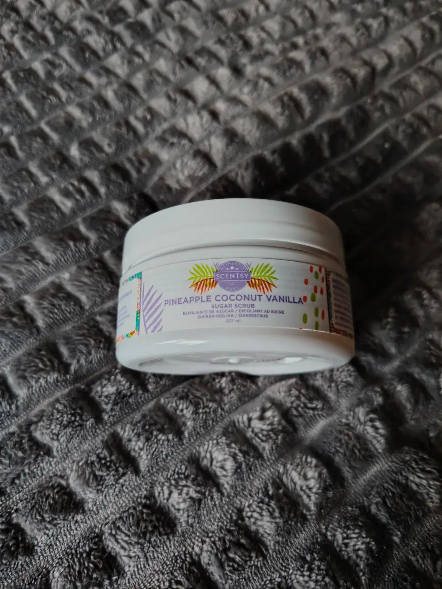 Pineapple Coconut Vanilla Sugar Scrub - Scentsy - 237ml - New