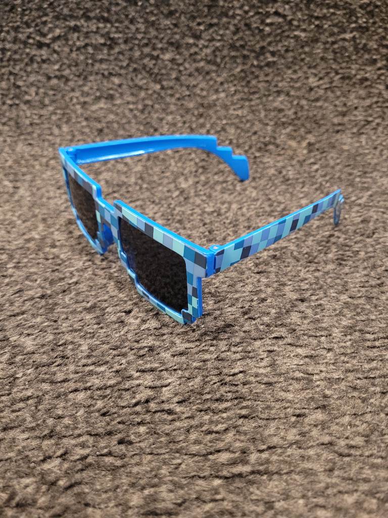 NEW minecraft novelty sunglasses in Blue