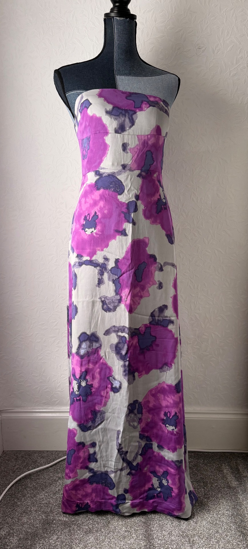 Banana Republic women’s long silk special occasion dress size 8