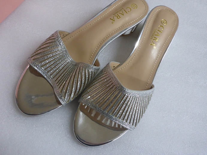 Ciara Darcy EU 41 UK Size 8 Silver Diamante Detail Shoes