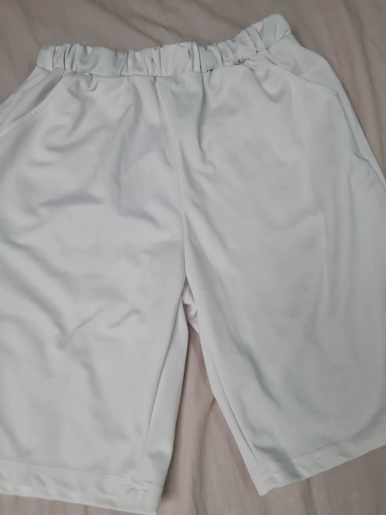 White shorts size US13/14