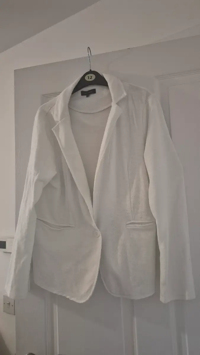 White new look blazer size 16