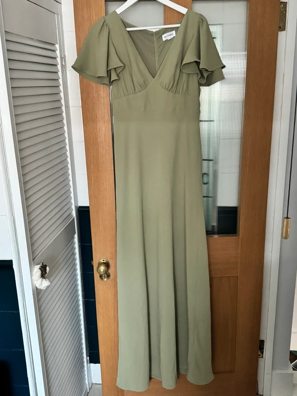 Crepe dusty sage green size 10 flutter sleeve bridesmaid dress