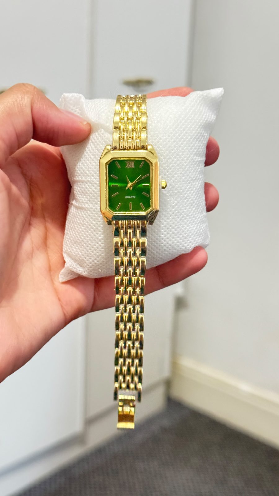 Vintage inspired Quartz Womens Wristwatch