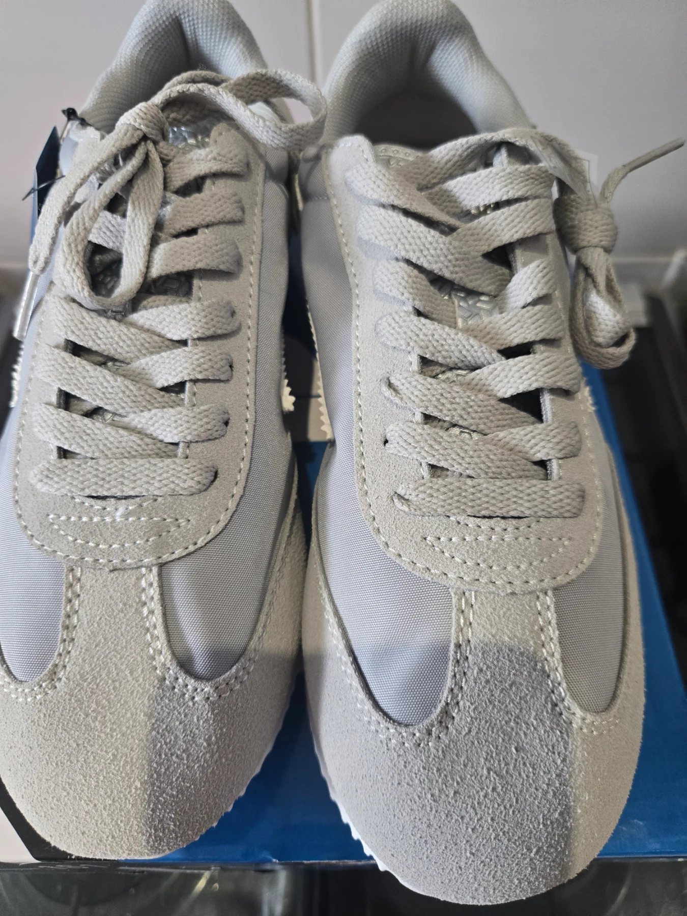 Donnay unisex Trainers Size 4