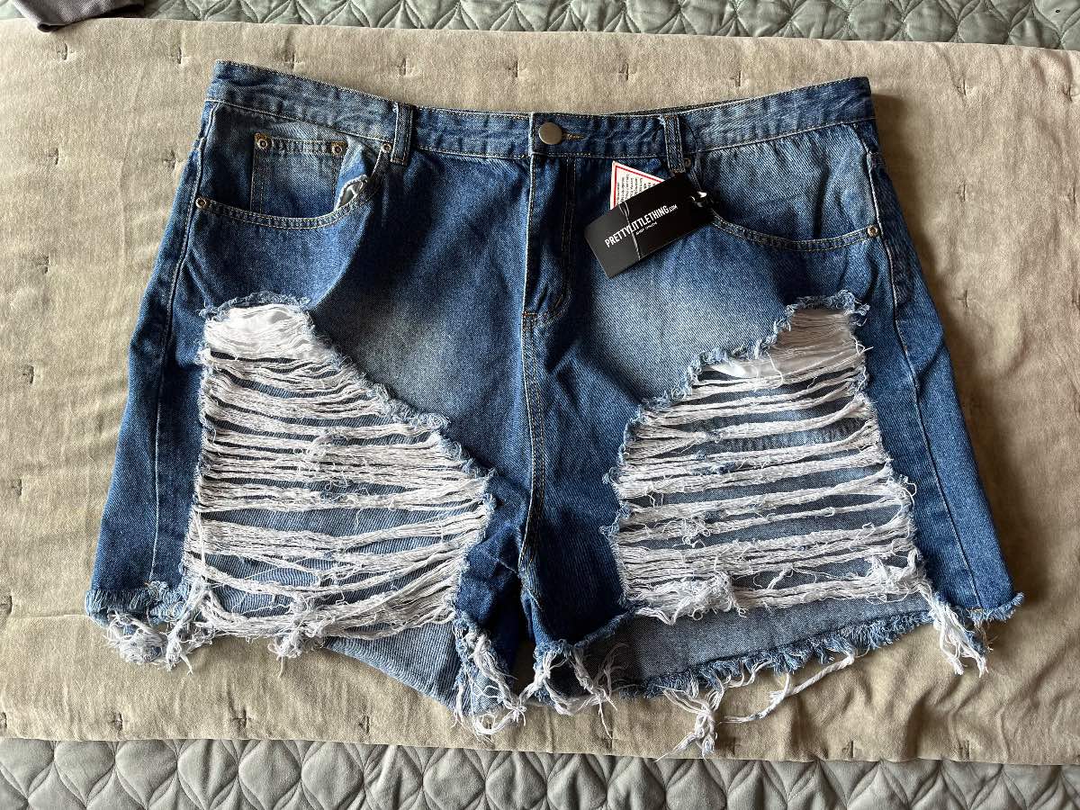 PrettyLittleThing Ripped Denim Shorts size 22