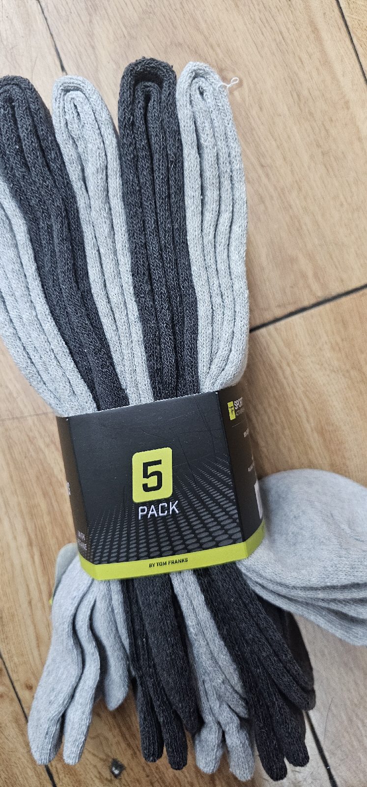 Sports socks size 12-14 new cotton  5 pires