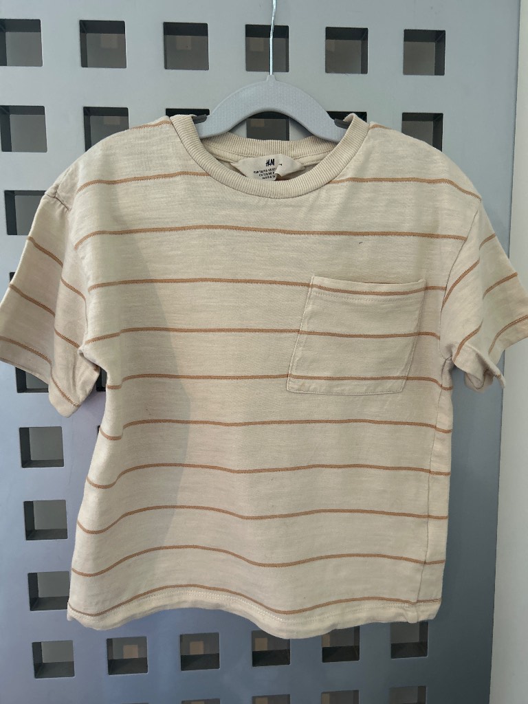 H&M Tee Shirt age 5-6