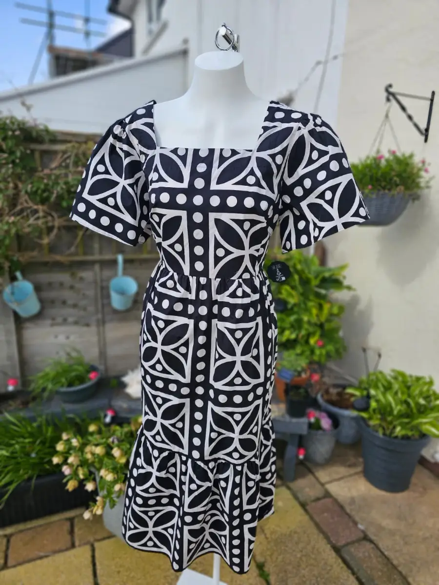 Joanie Georgia Monochrome Tile Print Square Neck Midi Skirt Dress - 18