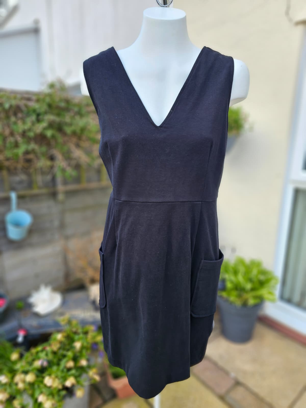 Joanie Ohlson V-Neck Pinafore Dress With Pockets - UK 18 - Black