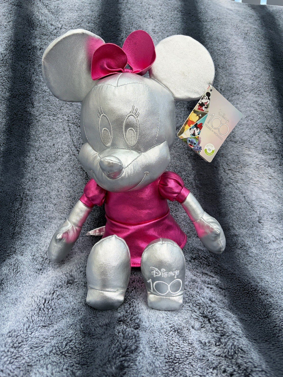 ✨ DISNEY 100 LIMITED EDITION – SILVER MINNIE MOUSE PLUSH ✨
