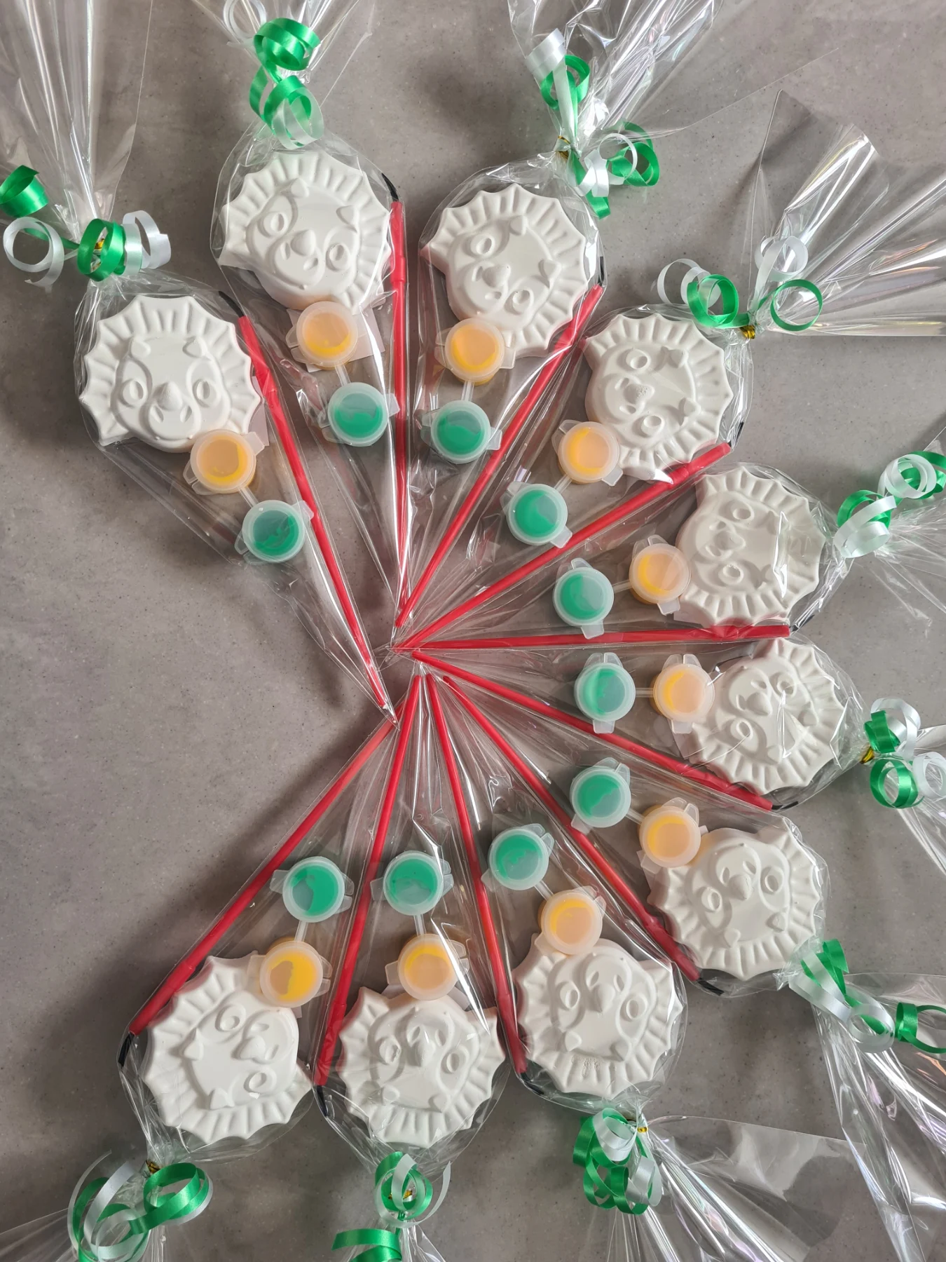X10 Dinosaur paint your own party bag fillers