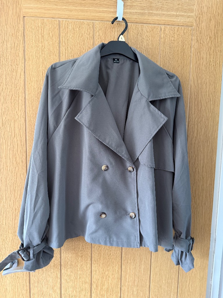 Relaxed fit cropped trench coat