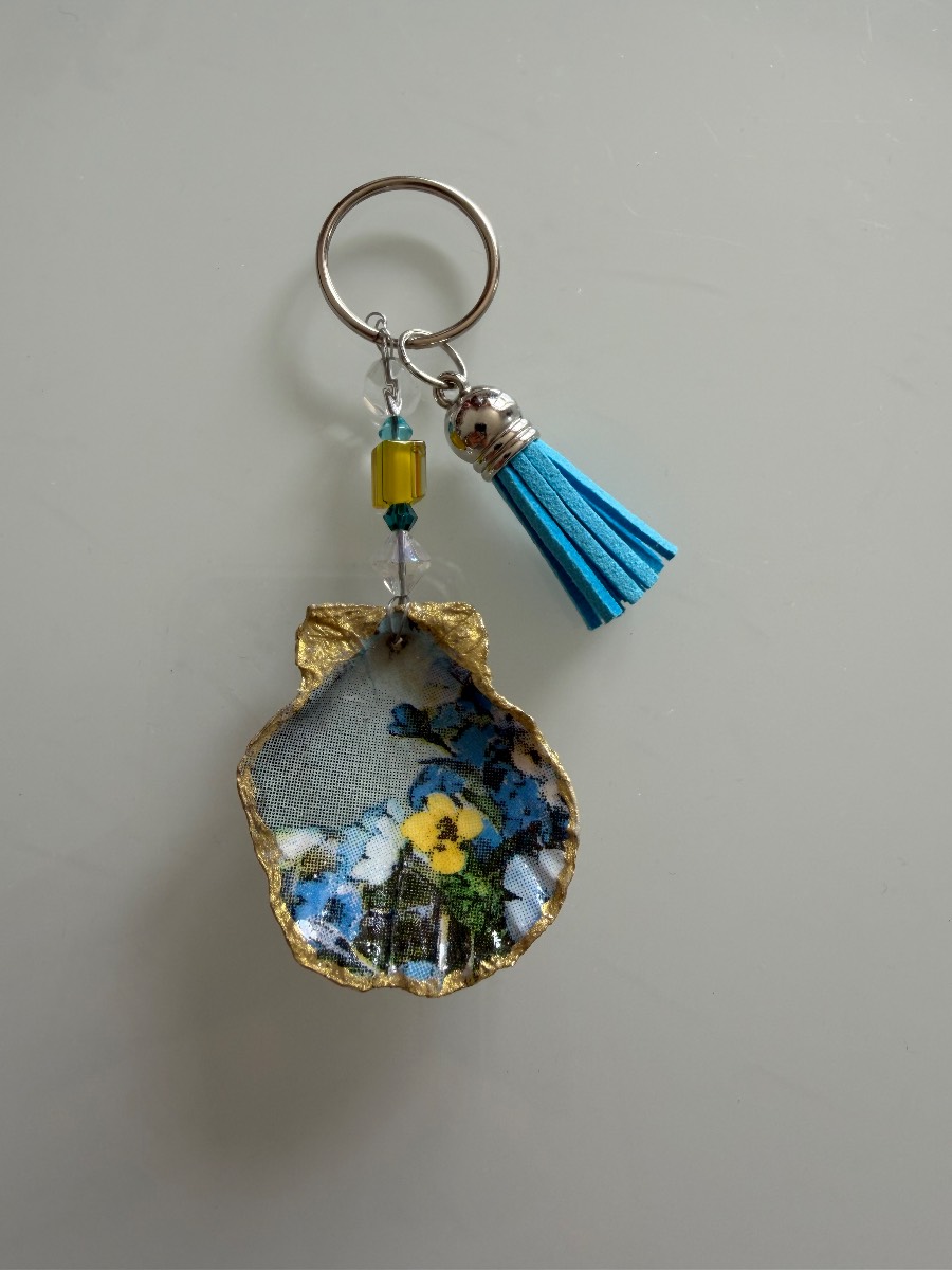 Floral Shell Keyring Multi-Colour Metal Split Ring & Lobster Clasp with Tassel