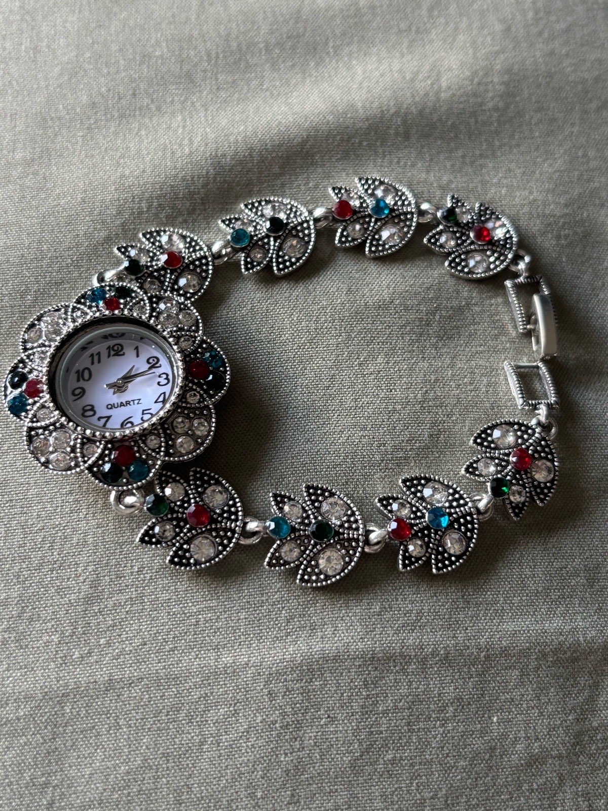 Vintage style beautiful quartz watch