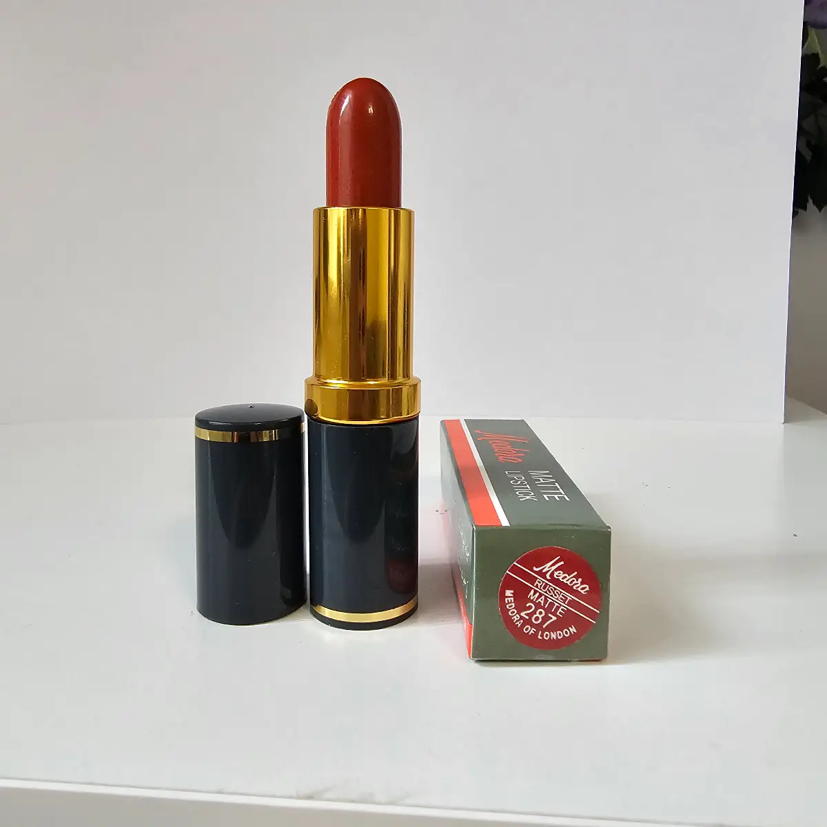 Medora Matte Lipstick shade 287 Russet