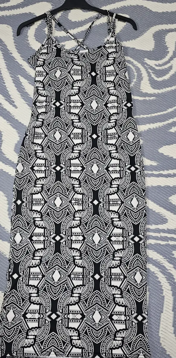 Boohoo Black & White Geometric Bodycon Midi Dress