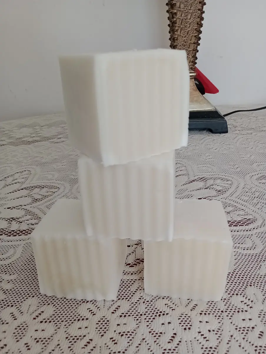 "Savon de Marseille Style White Bar of Soap" x 600 grams